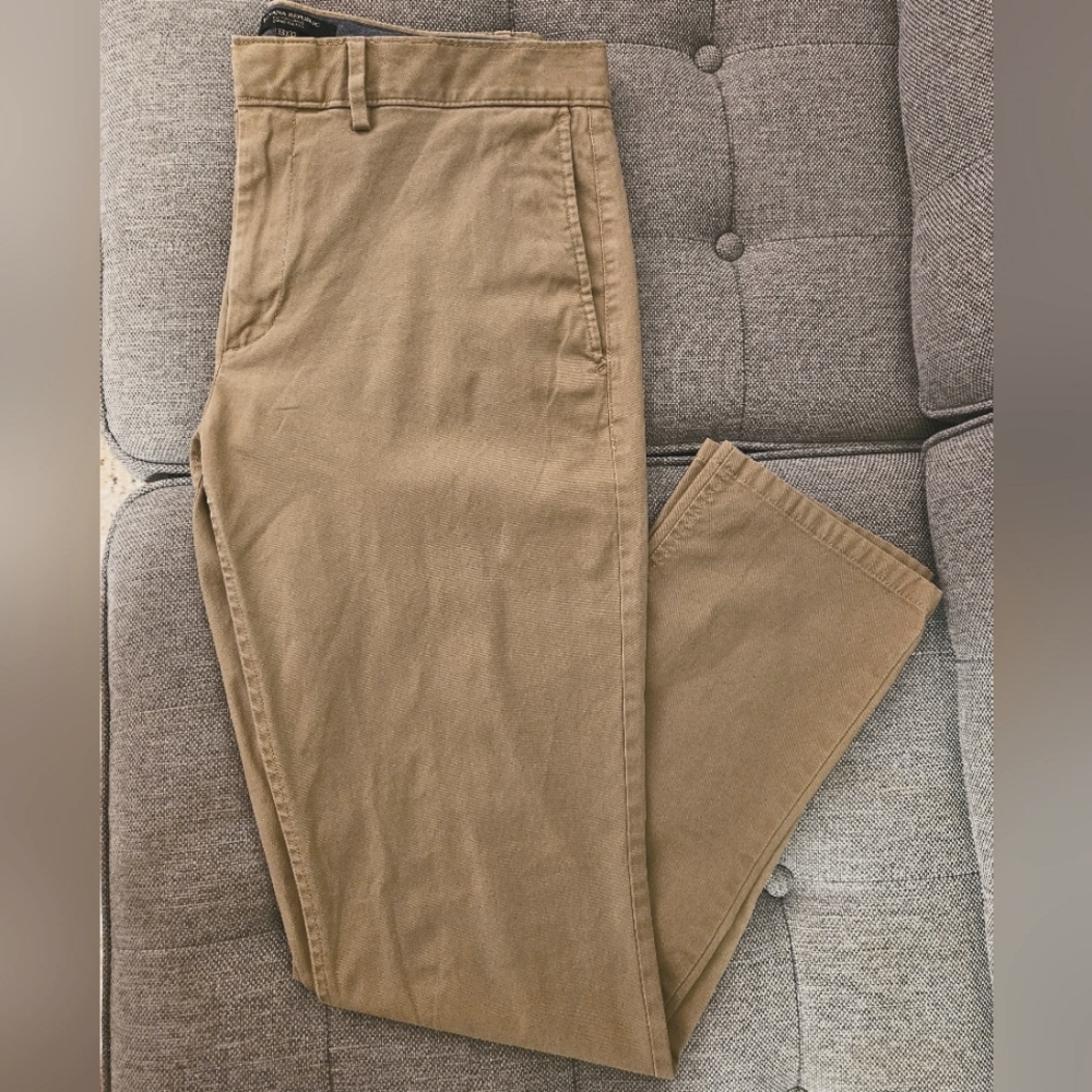 Banana Republic Fulton Chino - 33x32